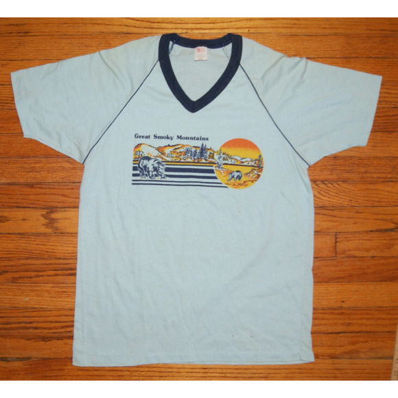 Vintage 70s 80s Great Smokey Mountains Vneck L Ringer TShirt Bear Trees USA Made - Picture 2 of 10